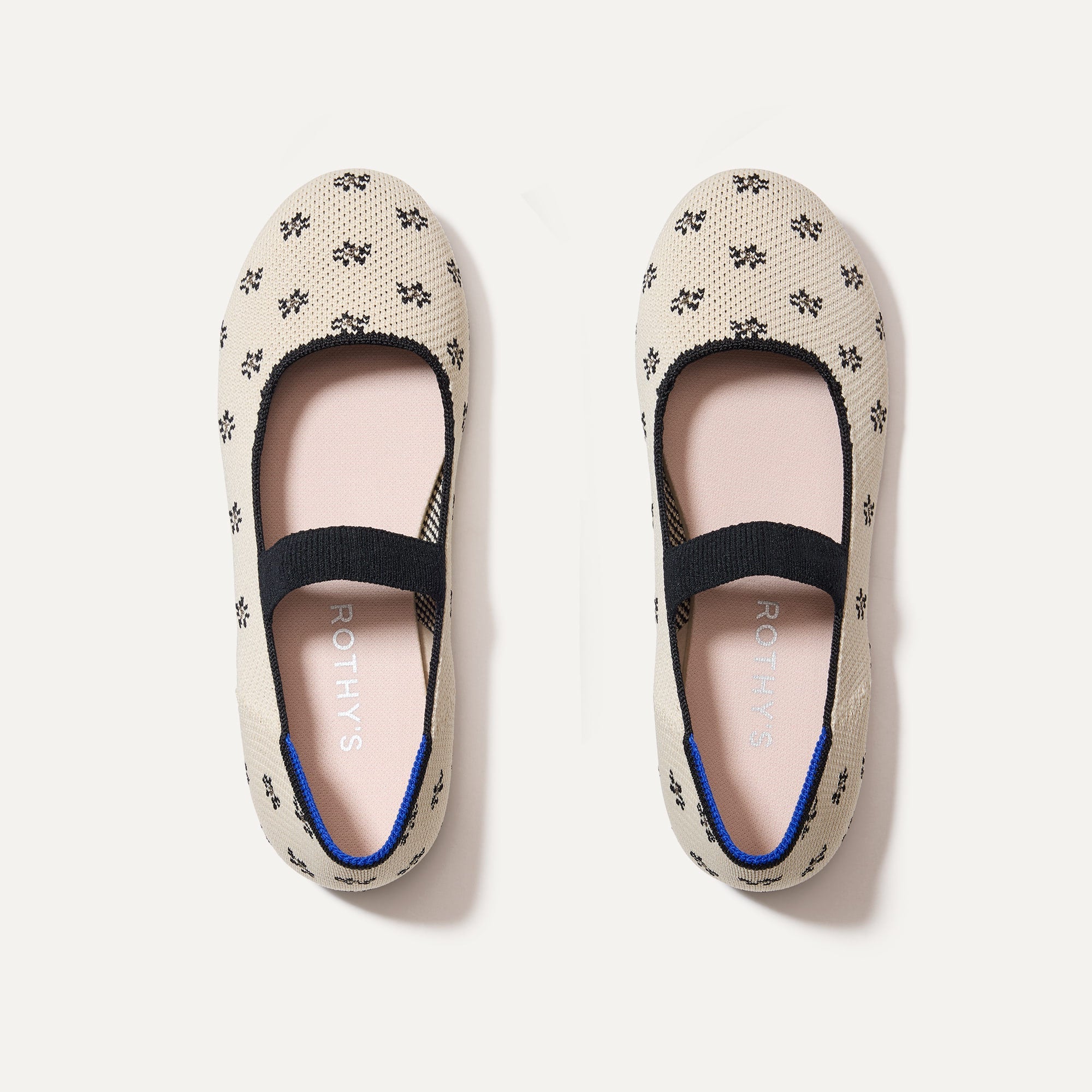 The Kids Mary Jane in Daisy Noir shown from the top.